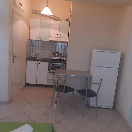 Eliza Apartment